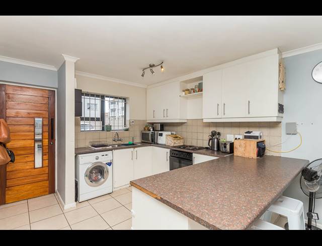 2 BEDROOM FLAT FOR SALE IN PLUMSTEAD